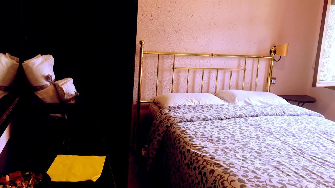 Pian D'Isola Bed and Breakfast Costacciaro Εξωτερικό φωτογραφία