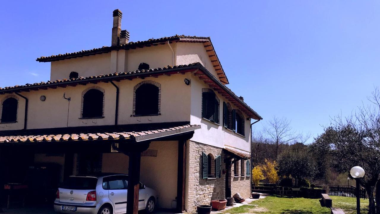 Pian D'Isola Bed and Breakfast Costacciaro Εξωτερικό φωτογραφία